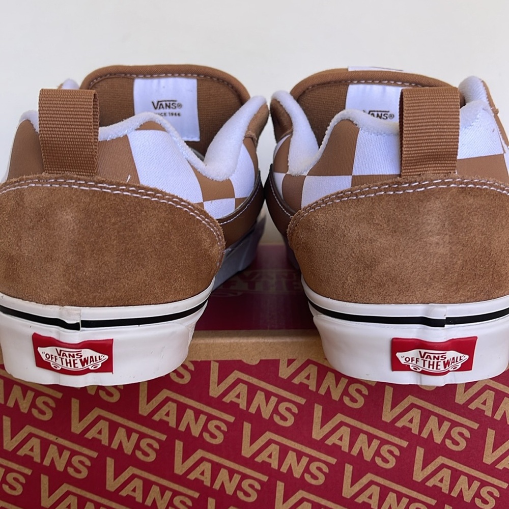 Vans Men’s Knu Skool
Mega Check Brown
VN000CRPBRO
Sneakers - Picture 13 of 16